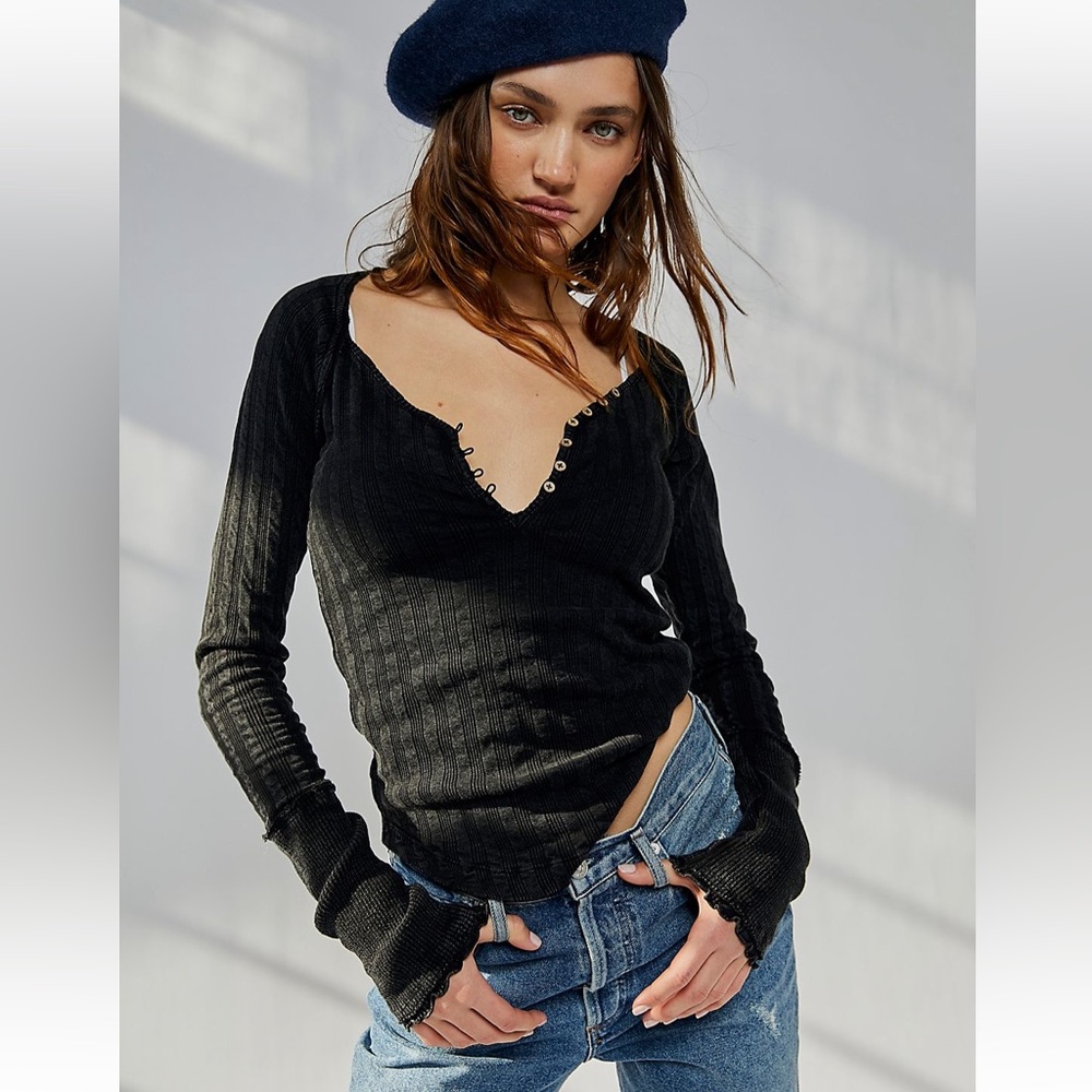 NWT Free People wild hearts Henley in Black L